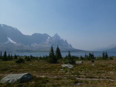 See am Tonquin Valley Trail