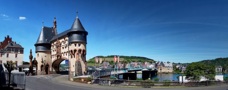 Stadttor und Brücke in Traben-Trarbach